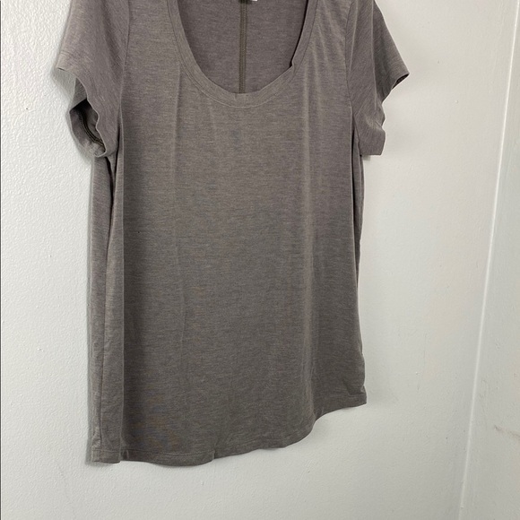 Athleta Gray Fitted Short Sleeve Tee - Picture 2 of 6